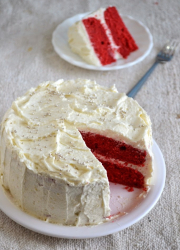 Red Velvet Cake with Creamy Vanilla Frosting