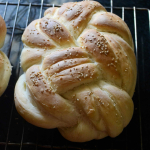 Eggless Winston Knot Challah Bread - #BreadBakers