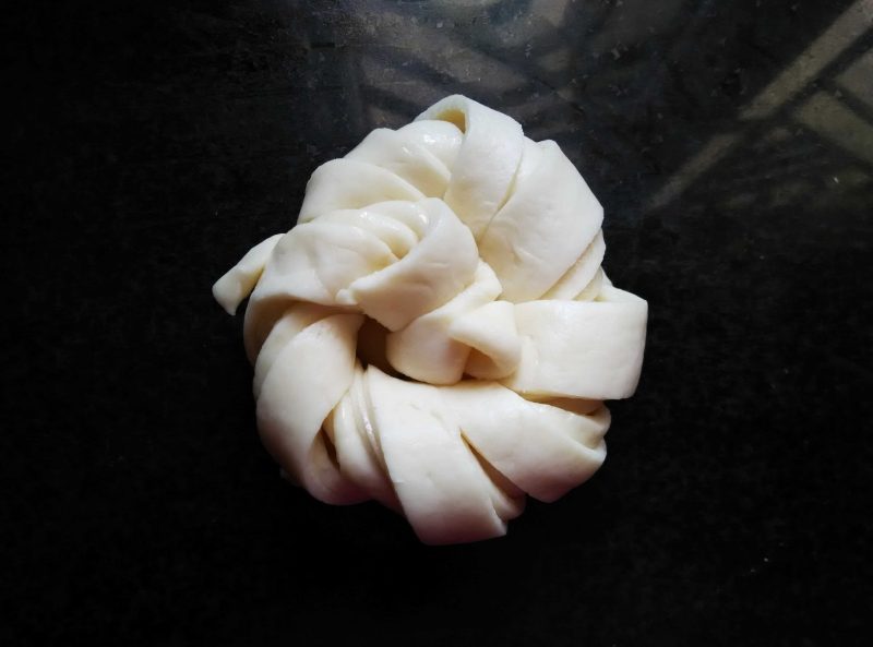 Twisted Rose Rolls – Gayathri's Cook Spot