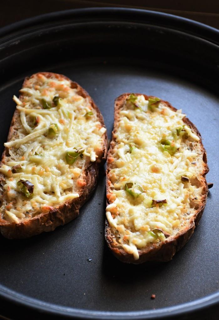 Garlic Chilly Cheese Toast