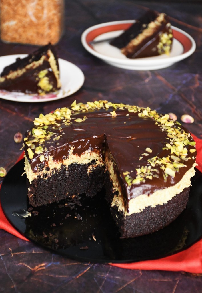 Eggless Dubai Chocolate Cake Recipe